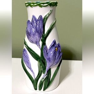 Gorgeous Studio Nova floral vase 🪻